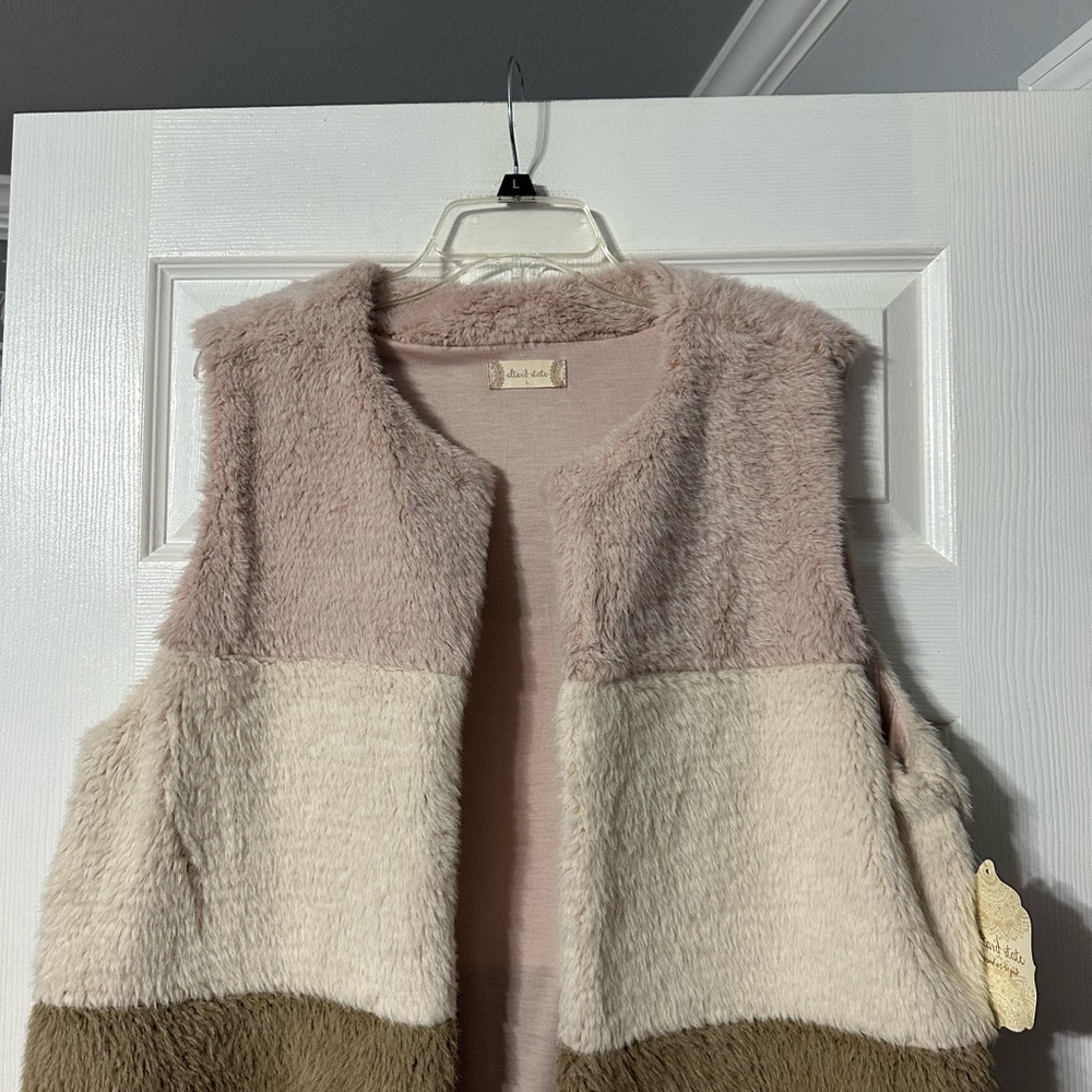 Altar'd State Soft Neoplitan Colorblock Fuzzy Vest - Picture 2 of 16